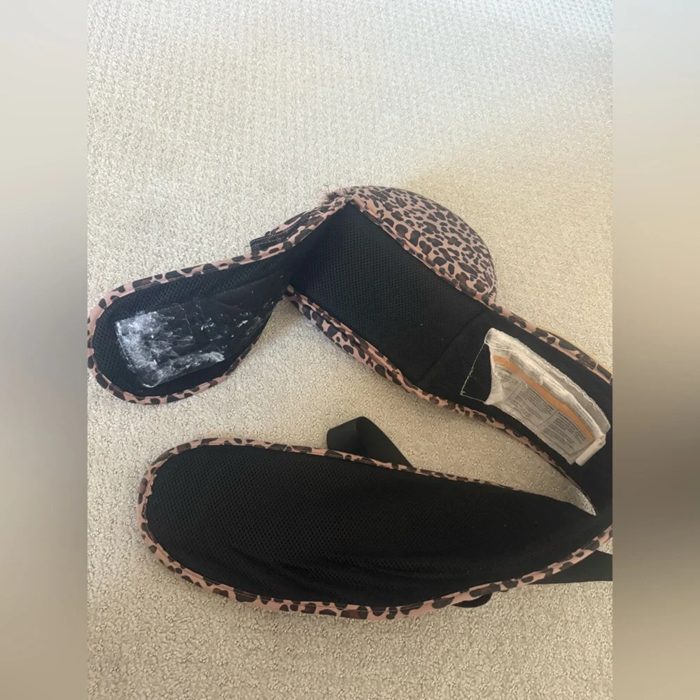 TushBaby Pink Leopard Baby Hip Pack - Picture 4 of 4